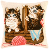 Набір для вишивання подушки Кошенята в кошику 40&40 см (страмін) напівхрест, лицьова сторона