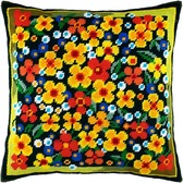 Набір для вишивання подушки Квіти на галявині 40&40 см (страмін) напівхрест, лицьова сторона